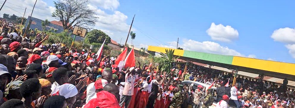 Le meeting de clôture de la campagne de l’ <a href="/UPRONA__1961/">Parti UPRONA</a> en <a href="/Gitega/">Province Gitega</a> a été honoré par la présence de l’Ombudsman du #Burundi Hon. <a href="/AimeeLaurentine/">Laurentine Kanyana</a>.
x.com/OmbudsmanBI/st…