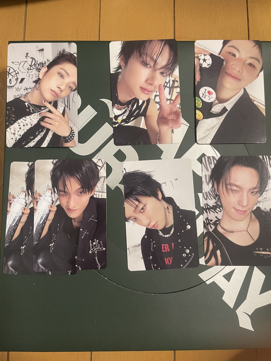 saranghae_oshi's tweet photo. SEVENTEEN セブチ HAPPY BURSTDAY トレカ バインダー 交換 
Weverse global GV

[譲] ジョシュア　ジュン　ウジ　ドギョム　ミンハオ　バーノン　ディノ
未使用シリアル×6枚
バインダー(ジョシュア、スングァン)

[求] ウォヌ

郵送での交換
n:1、異種も可能ですのでお気軽にお声がけください🙇🏻‍♀️ https://t.co/Ox9EmPYAV9