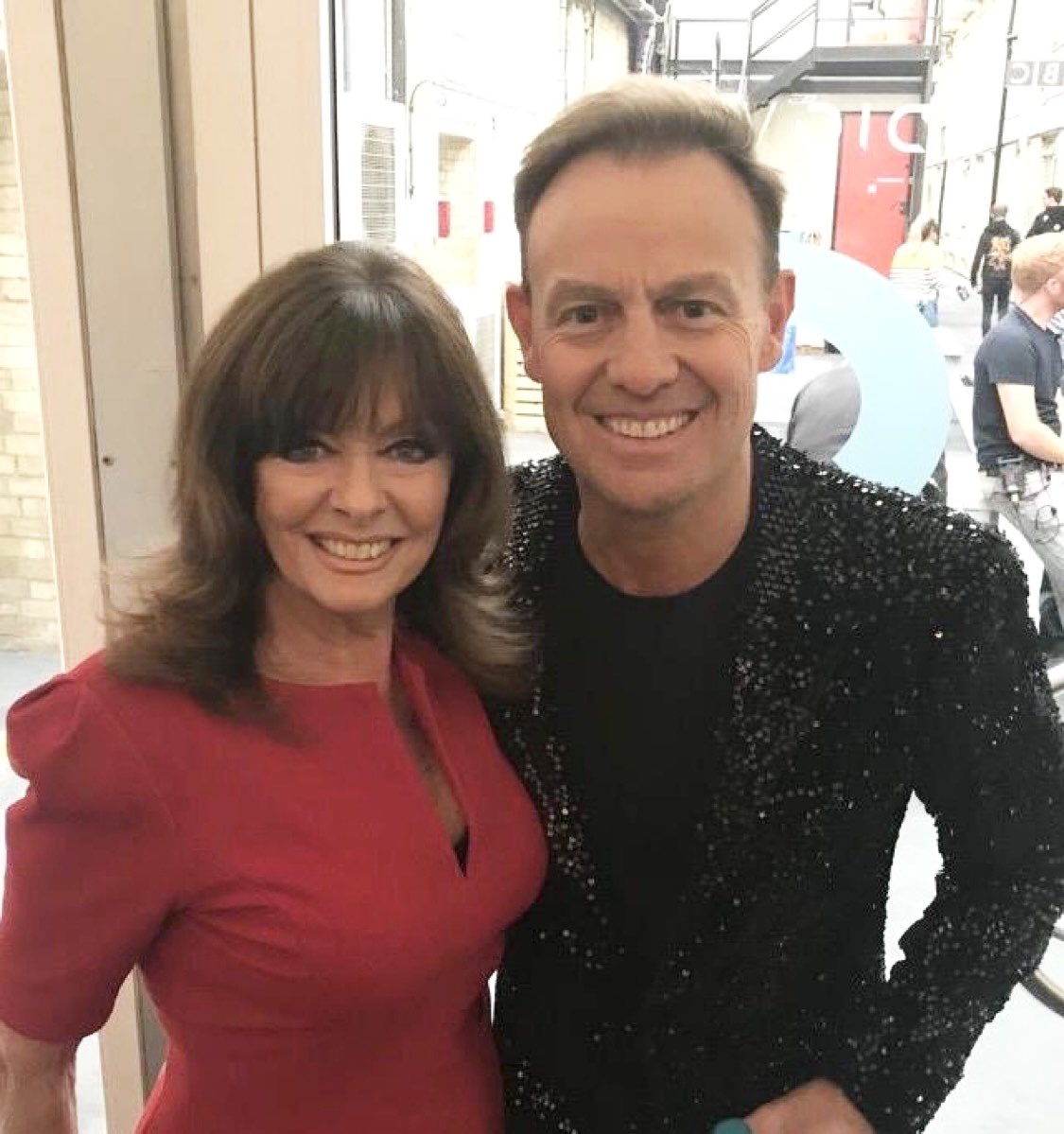 Happy Birthday Fabulous Jason Donovan. Brilliant singer, lovely man. Fab  memory doing Pointless. Hope you're having a Wonderful Day and great tour.  @JDonOfficial #Pointless @neighbours @NeighboursTV #Joseph #RockyHorrorShow  #Grease #DoinFineEncoreTour ..., image size:1125x1199