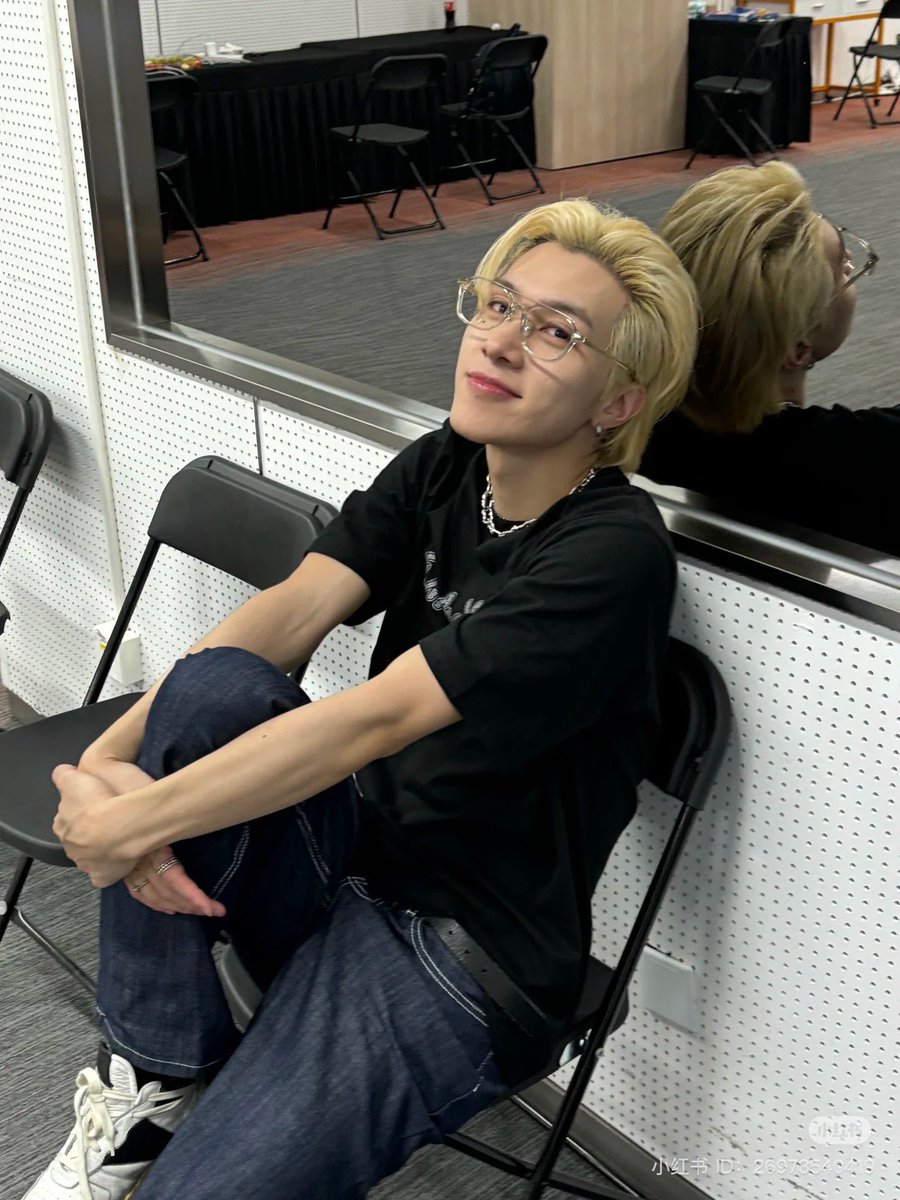 selfolssi ♤ tweet media