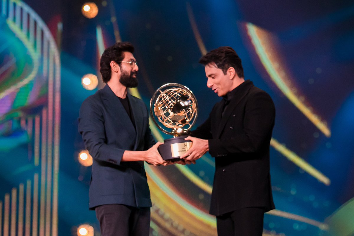 SonuSood's tweet image. This award belongs to every mother who prayed for a bus to take her child home, to every student who couldn’t afford education but never gave up dreaming, and to every migrant who walked miles yet never lost faith. Grateful and humbled to receive the Miss World Humanitarian…