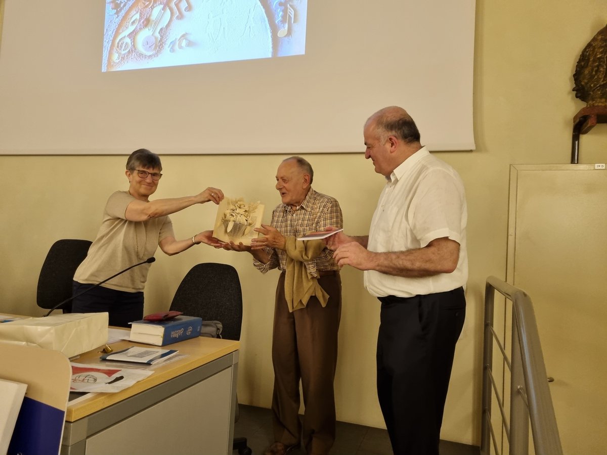 silvestri_arte's tweet image. Bellissimo incontro con #diocesi #verona e #sae 29/05. Grazie a chi c'era! #arte #fede #ecumenismo #bibbia #creato #cristianesimo #artista #spiritualita #contemplazione #artisti #artecontemporanea #dipinti #quadri #operedarte #bellezza #marcellosilvestri #art #artecontemporanea