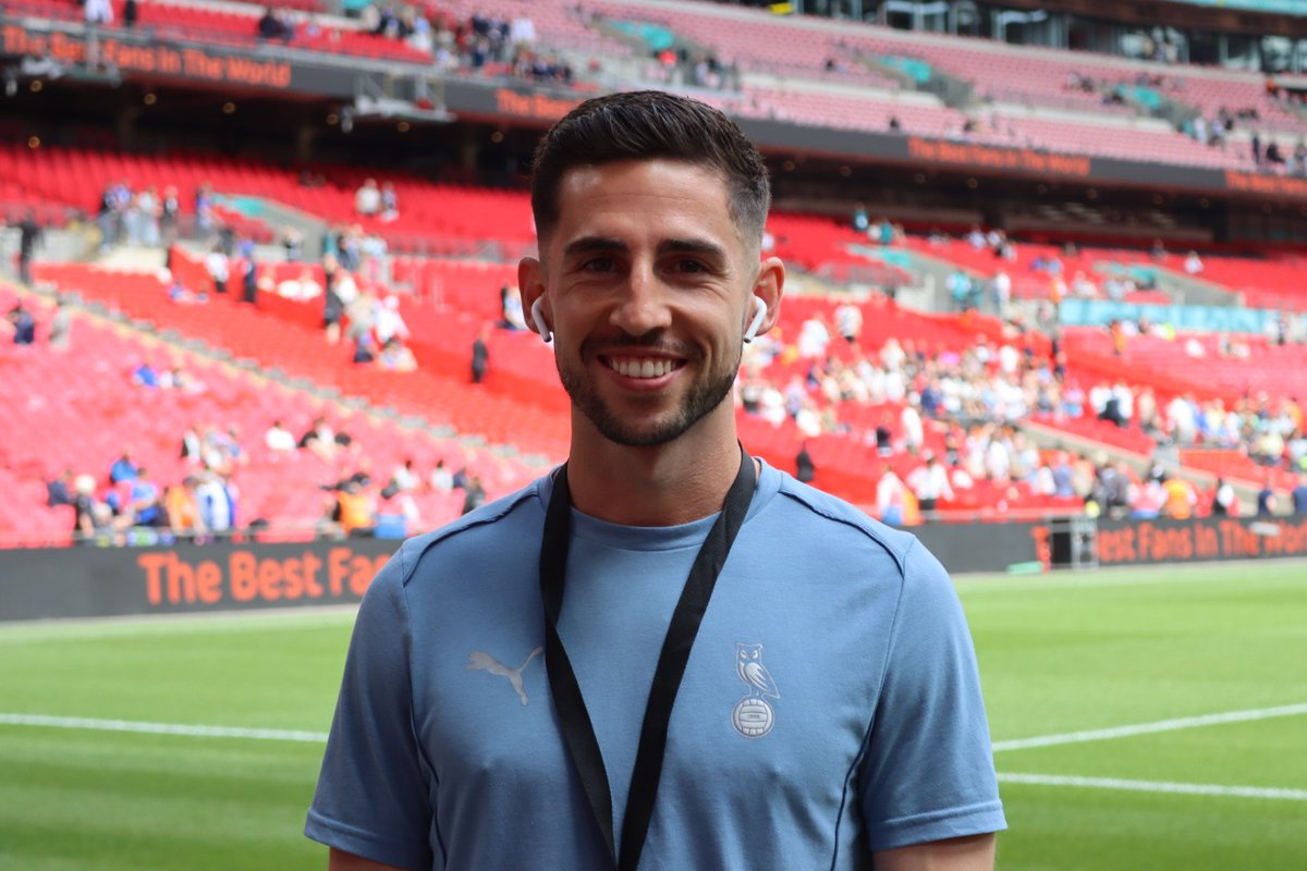 Tom Piffle (@ronnieraffle) on Twitter photo Just former <a href="/WealdstoneFC/">Wealdstone FC</a> title winner <a href="/Pettzsta/">Tom Pett</a> at <a href="/wembleystadium/">Wembley Stadium</a> today <a href="/TheVanaramaNL/">The National League</a> <a href="/OfficialOAFC/">(P) Oldham Athletic</a> Just former <a href="/WealdstoneFC/">Wealdstone FC</a> title winner <a href="/Pettzsta/">Tom Pett</a> at <a href="/wembleystadium/">Wembley Stadium</a> today <a href="/TheVanaramaNL/">The National League</a> <a href="/OfficialOAFC/">(P) Oldham Athletic</a>
