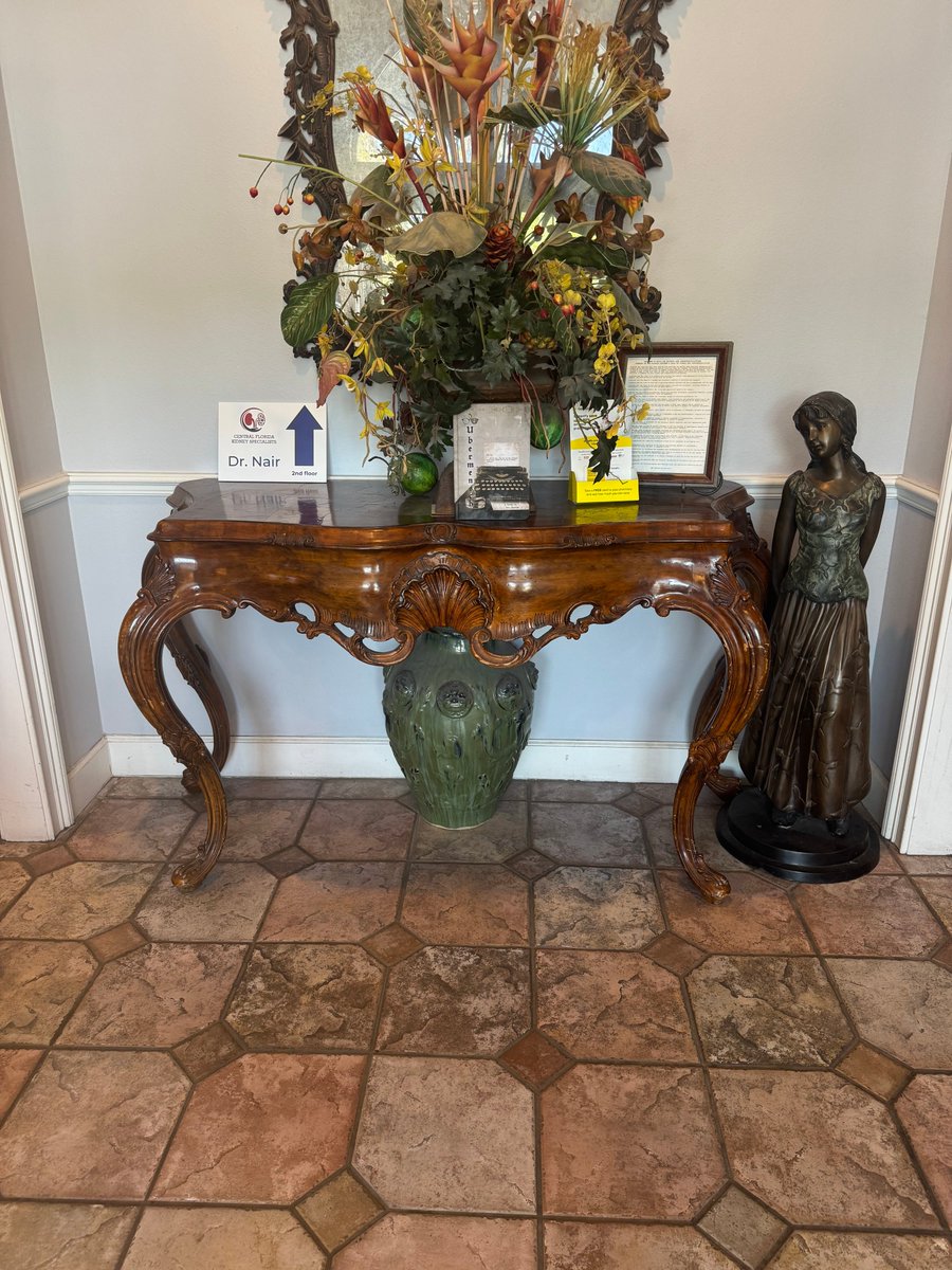 dl_scarpe's tweet image. Übermensch is hanging out at Citizen's Bank in Florida. Such a well-traveled novel, lol. But you don't have to travel to find Übermensch, you can buy it here and leave a review please and thank you!
amazon.com/%C3%9Cbermensc…