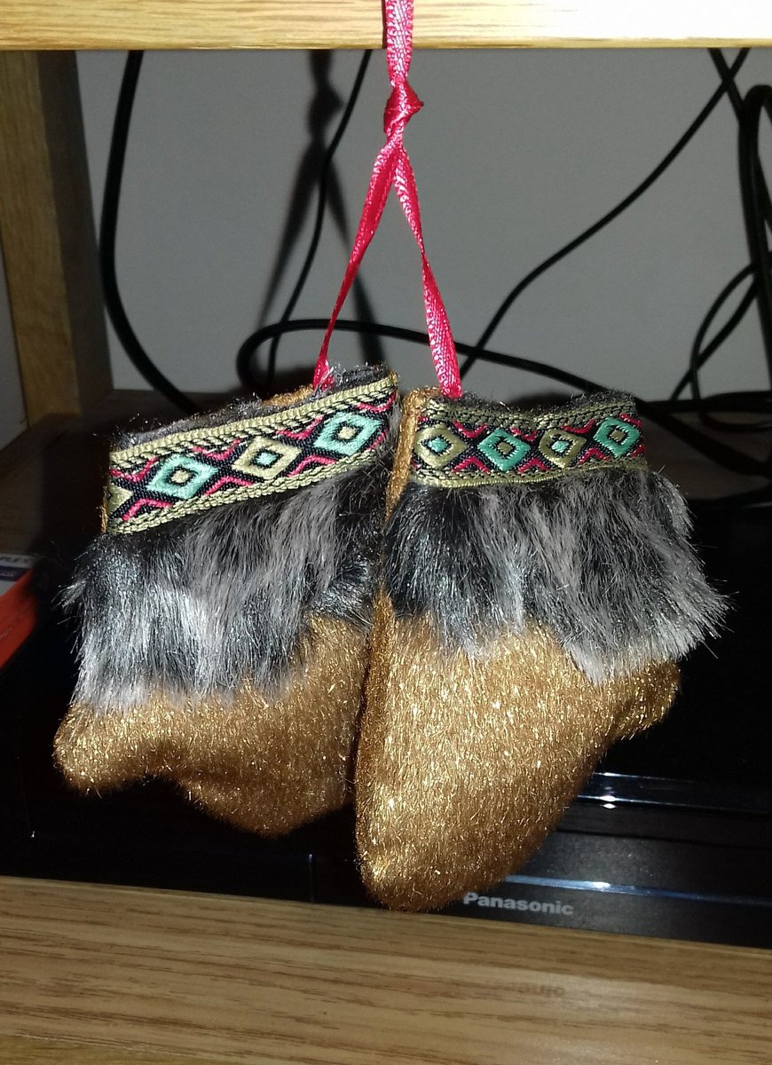#ShakespeareSunday = fav. #Things #TheSoundofMusic #song #lyrics:
"warm woolen mittens:"

O brave new world, That has such people in't.
TT
5:1

What is the city but the people?
C
3:1

My #NativeAmerican #HomeDesign #interiordesign
due to my year in #Albuquerque #NewMexico #USA.
