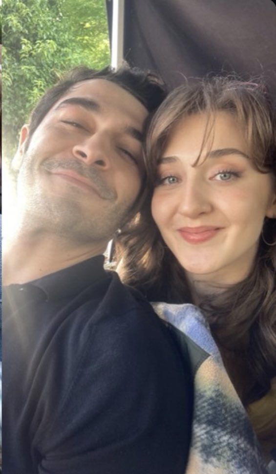 #BirGeceMasalı dizisi çekimlerinin son gününde, #BurakDeniz ve Deniz Gürkan.✨