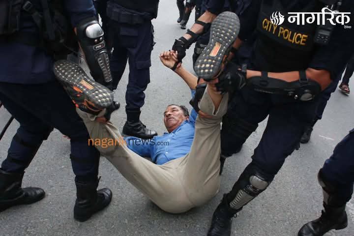 आज भाईरल भएका २ तस्बिर :