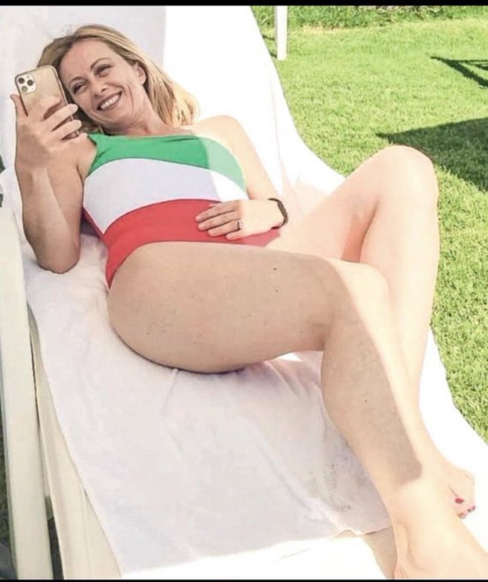 J’adore la première ministre italienne. 

*