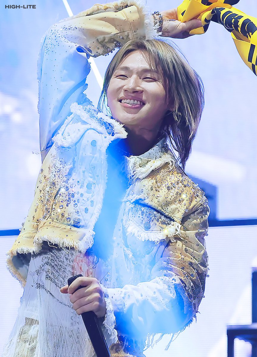 High__Lite's tweet photo. 250503 𝗗'𝘀 𝗪𝗔𝗩𝗘 𝗜𝗡 𝗛𝗢𝗖𝗛𝗜𝗠𝗜𝗡𝗛

외쳐! 뛰어보자 JUMP! 

#대성 #DAESUNG #DLITE #テソン
#DsWAVE #DsWAVEinVN 
@d_lable https://t.co/Dl0ybBC1H6