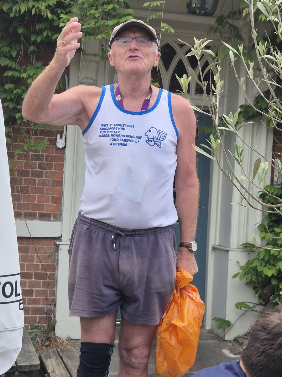 ZhepzyMudRunner's tweet image. Great fun #hashing with #Haslemere #Hash House Harriers.