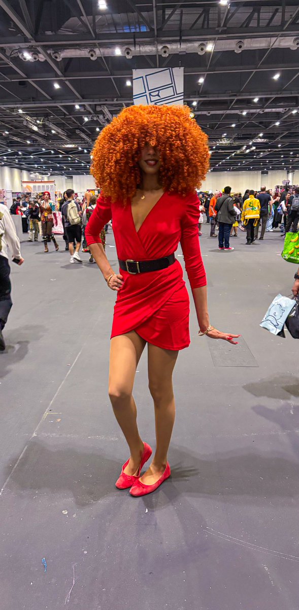 jordanofeden's tweet photo. still obsessed with my miss bellum cosplay omg 🧡 #powerpuffgirls @MCMComicCon https://t.co/Hlwbar8gMC