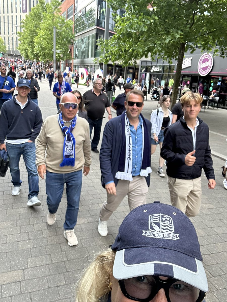 Caroline van Wezel tweet media