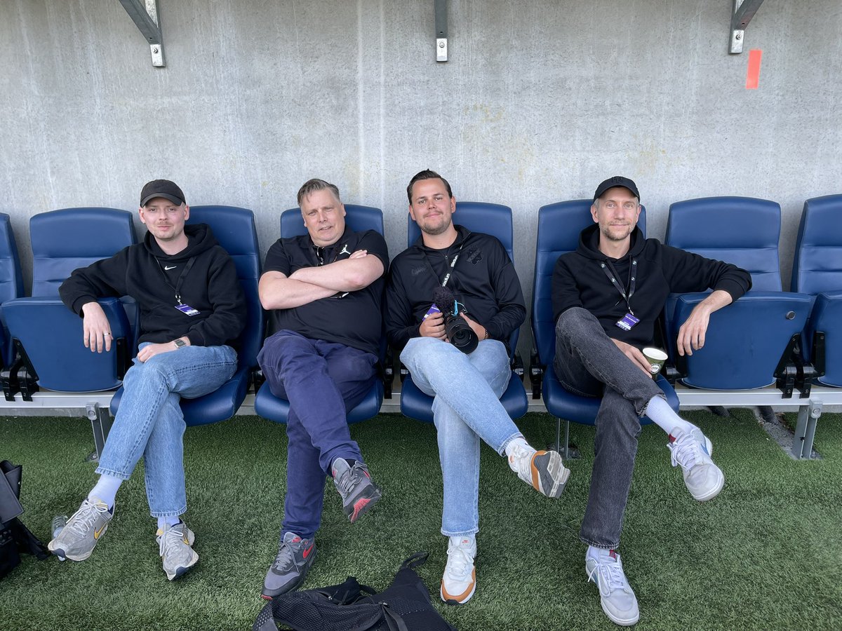 jojjesplejs's tweet photo. Stark bänk på Studenterna idag 💪⚽️ https://t.co/fOwcsUOJUH