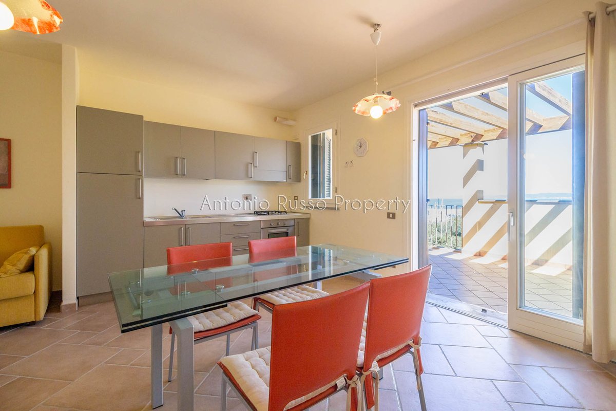 italianhouses's tweet photo. 🇮🇹TOSCANA!! Sea-view apartment in #PuntaAla, steps from the marina & beach. Ideally located within walking distance of the beach & harbour with restaurants, bars & shops. Perfect as a holiday home. €450,000.
#propertyitaly #tuscany #grosseto #luxuryhomes
https://t.co/dAAi58VFKh https://t.co/qcEAyB7TND