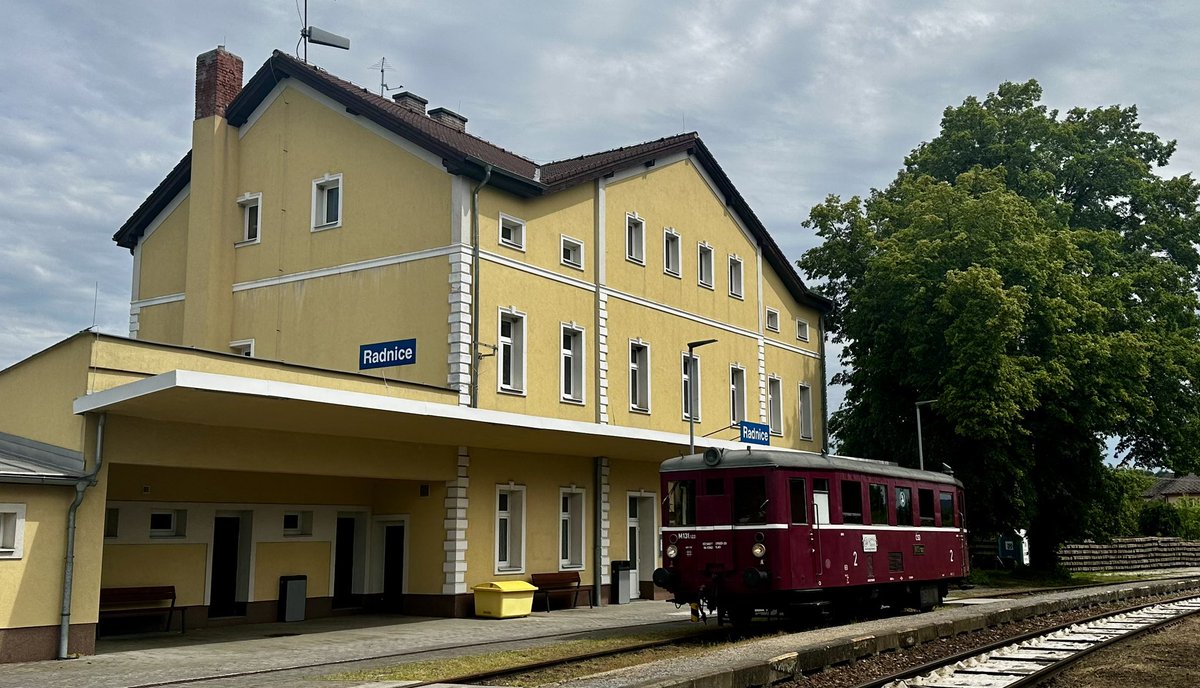 JuergenMistol's tweet image. Bahnzeit in #Radnice 🇨🇿 #zugfahrenmachtglücklich #bahnzeit