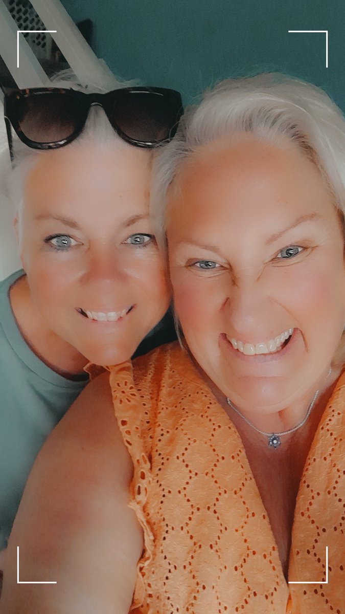 What an amazing catch-up with a bestie of 20 years. May not speak every day, but there for each other 24/7. Feel so happy and blessed to have that small circle of love ❤️