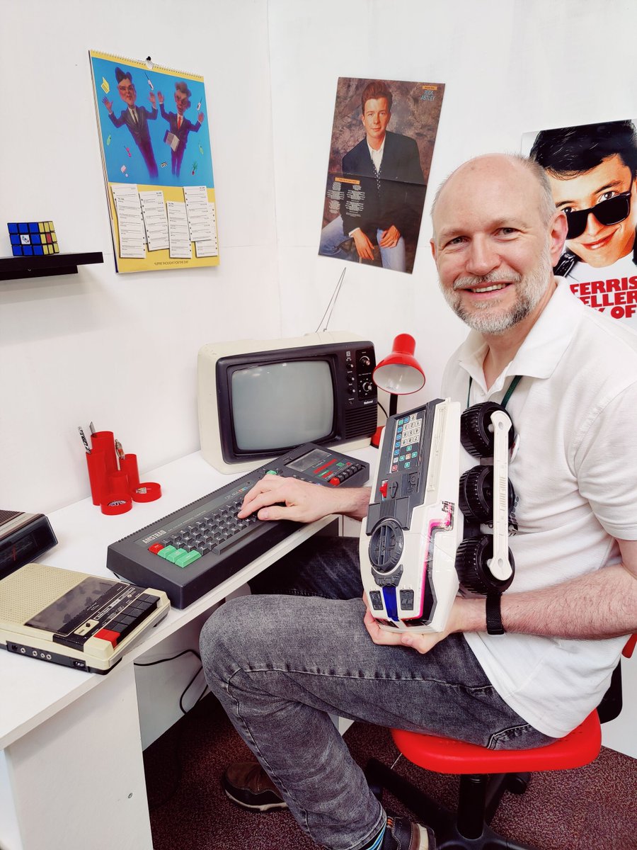 MuseumComputing's tweet image. RetroFest has an 80s bedroom with a choice of computers to pose with. Our volunteers have chosen their favourite computer. Do you agree or would you have chosen differently from the table.
#retro #computer #festival