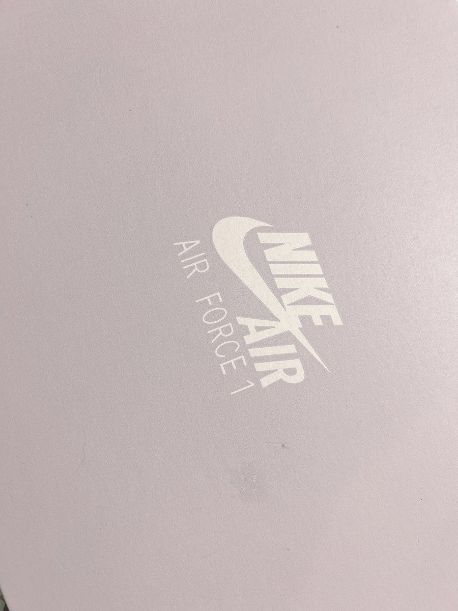 今年の自分へのご褒美はずっと欲しかったスニーカーにしました👟❤️

来週は店でのバースデーイベントがんばる💪