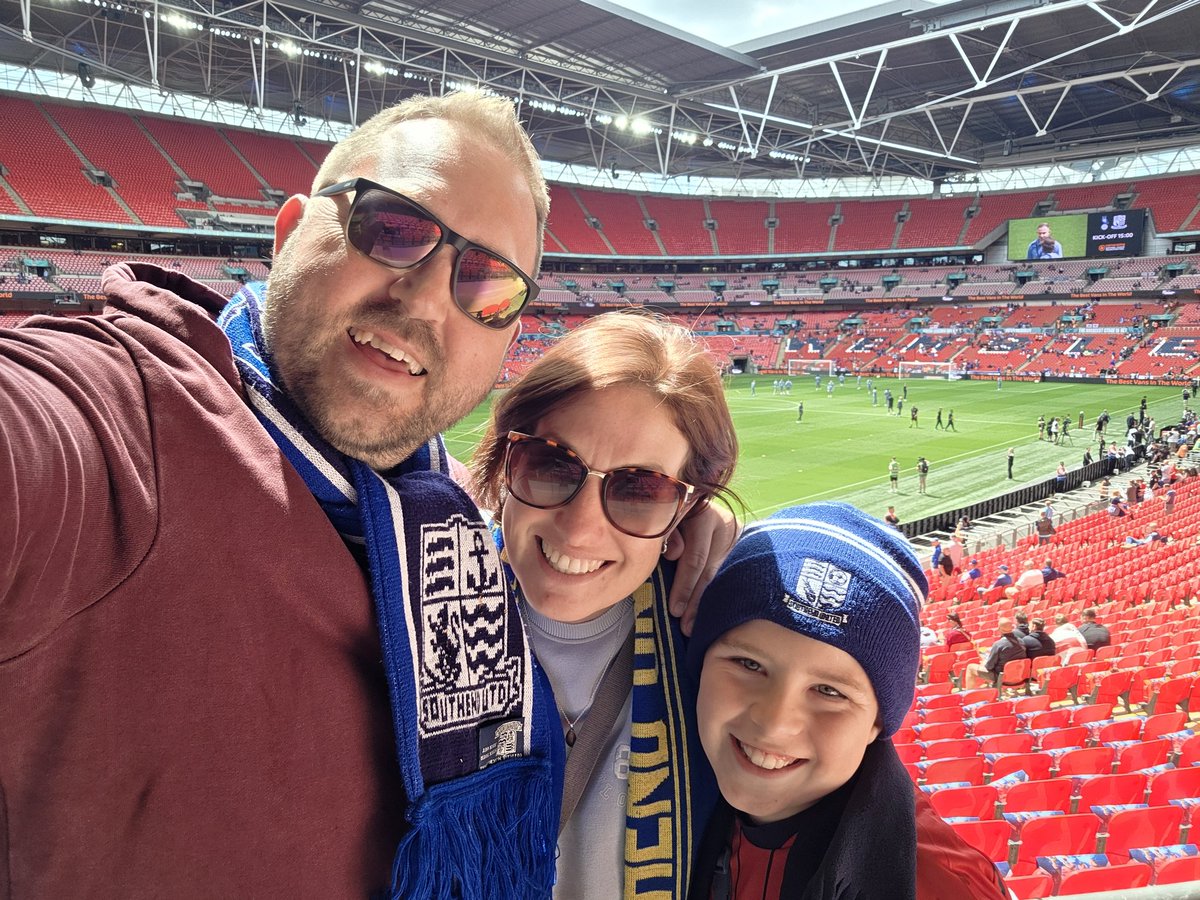 JamieRCCP's tweet photo. Come on @SUFCRootsHall, looking forward to a fantastic play off final with @OfficialOAFC at @wembleystadium! #TheVanarama https://t.co/U9JdXzCzaW
