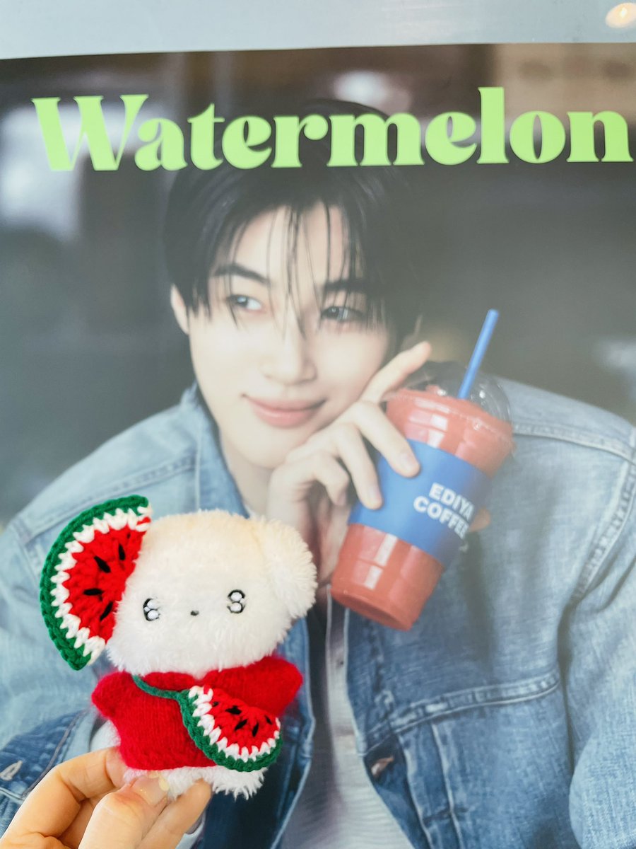 sunny1031bws's tweet photo. 🍉수박러버 #RT 이벤트🍉

통통님들의 뜨거운 수박🍉사랑에 그냥 지나칠수 없어 이벤트 엽니다ㅎㅎ

🎁👉🍉머리끈+🍉가방

>> only #rt 
>> 뿅강쥐 있으신 국내통통이📮계정
>> 반택 배송비 제가 냄🤭
>> 사진후기 필수!!
>> 담주 발표후 바로 발송예정

#댕통이꺼 #📮 #많관부 https://t.co/SePkd9sATx