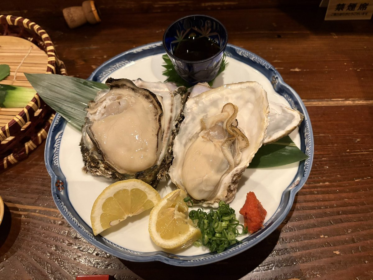 minesutorone_3's tweet image. 先日の。辛うじて写真に収められた〆の牡蠣とティファニーさま🩵✨️いつもありがとうございます😚