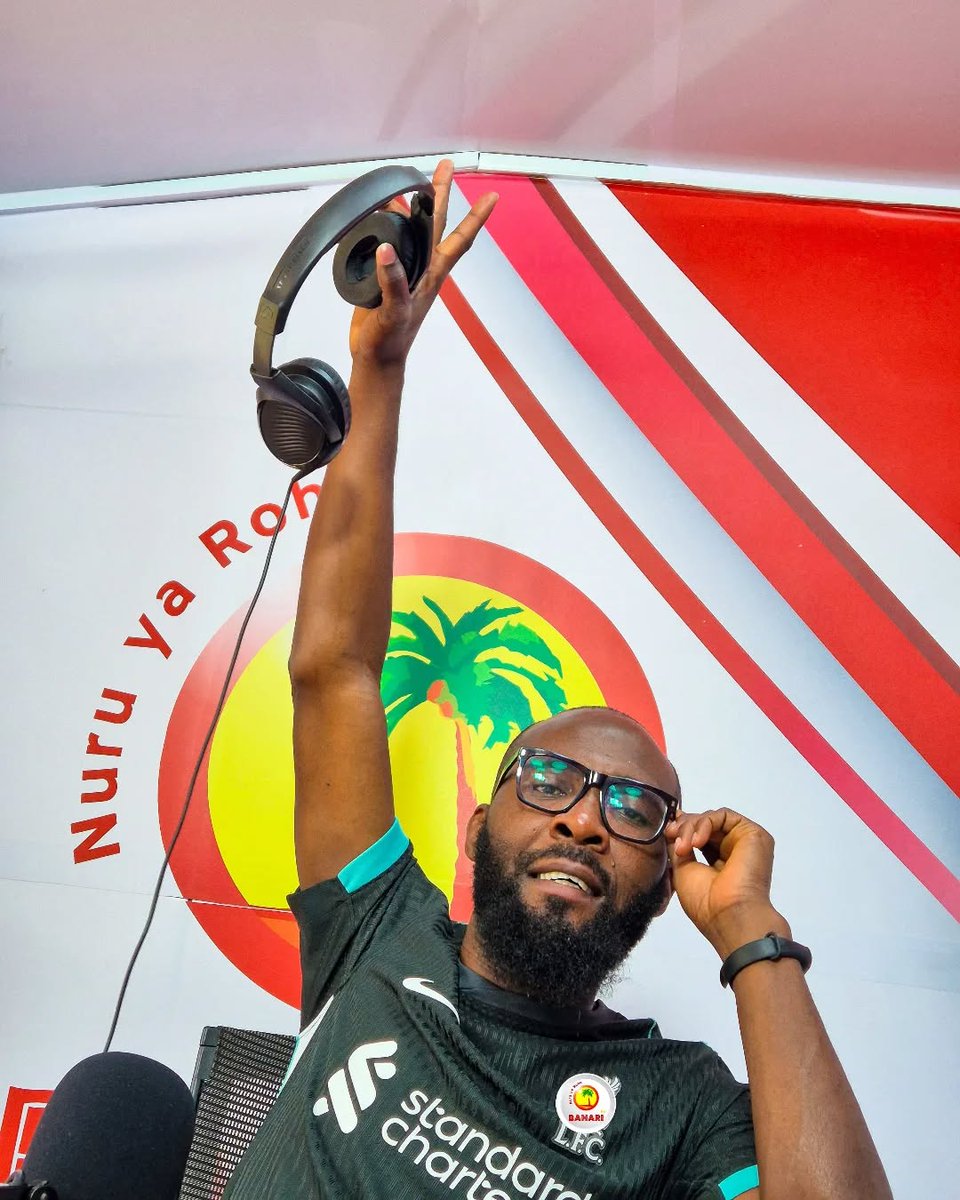 DecheShanga's tweet photo. #4Pm28Pm.....Keep calm the best reggae show inna de yard is loading.
#ShazzaReggaeShow
@90.4Msa
@106.0Mld
@BahariFM 
@DecheShanga 
#OneGrandSon
#AnotherMosesOnEarth
#PureNiceNess
#PositiveVibes https://t.co/P9Ya2X6uqd