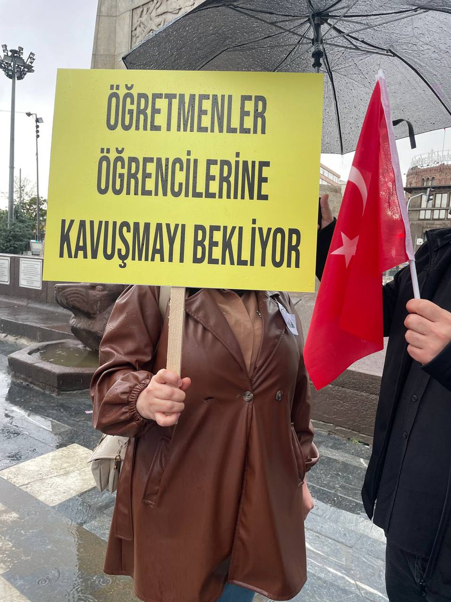 2024 KPSS öğretmenleri yine Ulus'ta, umutla ek atama bekliyor. 

<a href="/RTErdogan/">Recep Tayyip Erdoğan</a> <a href="/EmineErdogan/">Emine Erdoğan</a> <a href="/prof_mahmutozer/">Mahmut Özer</a> <a href="/kemalkarahanmv/">Kemal Karahan</a> <a href="/latifselvi42/">Latif Selvi</a> <a href="/hasandogan/">Hasan Doğan</a> <a href="/fahrettinaltun/">Fahrettin Altun</a> <a href="/cftcblnt/">Bülent ÇİFTCİ</a> <a href="/_cevdetyilmaz/">Cevdet Yılmaz</a>
<a href="/_aliyalcin_/">Ali YALÇIN</a> <a href="/TalipGeylan06/">Talip Geylan</a>

#CbUlusta2024EkAtama