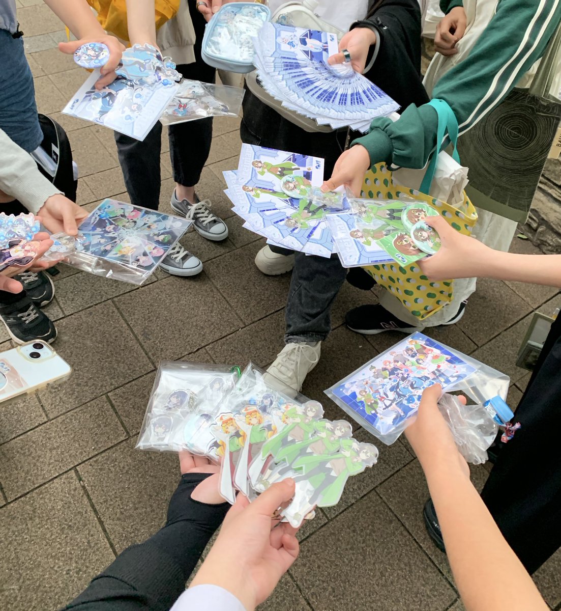 ooonnnn_005's tweet photo. #めめ村POPUP
もうほんとに楽しかった！！初めて会った方と一緒に連番させて頂きたり集合お写真撮らせて頂いたりと楽しすぎた🫶みんな可愛くって優しくって最高すぎて帰りの電車で泣きそうでしたт т POPUPお疲れ様でしたー！！︎💕︎︎ https://t.co/f858YB5UFm