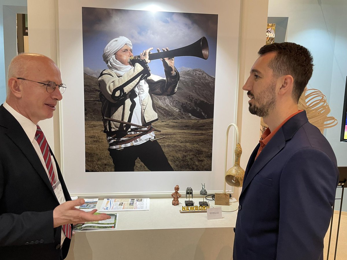 Mayor of Kamenica, Mr. Kadri Rahimaj, visited the Kosova Pavilion at #OsakaExpo2025, presenting the municipality’s cultural and economic potential. A strong step toward deepening ties with Japan. 🇽🇰🇯🇵 #Kamenica #KosovaJapanFriendship #OsakaExpo2025
