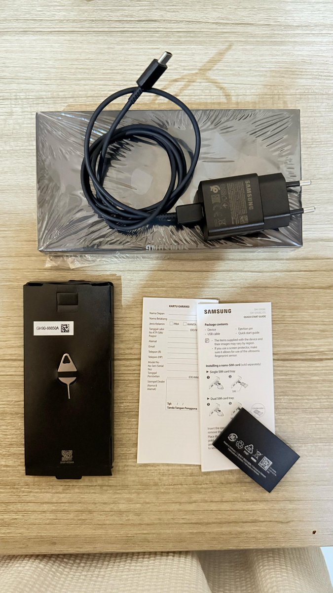 byeika_'s tweet photo. #WTs Samsung S22 Ultra 256GB, ex SEIN
⁠Beli: Maret2022, Kelengkapan HP+Dusbox+Kabel USB-C
⁠⁠Bonus: Spigen case ultra hybrid clear+adaptor fast charging
Pemakaian pribadi, kondisi sgt bagus, fungsi normal, mulus, baterai awet, dijual karena upgrade
⁠💰Rp 8,5jt nego/JOG Maguwo https://t.co/BD10OaTf9N