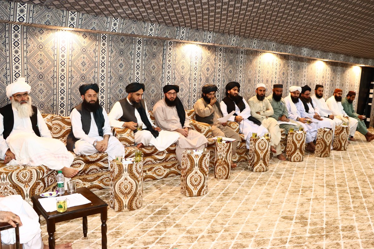 جلسهٔ خاص اداری بعثهٔ حج افغانستان تحت سرپرستی وزیر ارشاد، حج و اوقاف در مکه مکرمه برگزار گردید
یکشنبه، ۴ ذوالحجه  ۱۴۴۶ هـ ق، مطابق ۱۱ جوزا ۱۴۰۴ هـ.ش
نشست خاص اداری با مسئولین کمیته های کاری حج در مکه مکرمه تحت ریاست... 
۱/۶