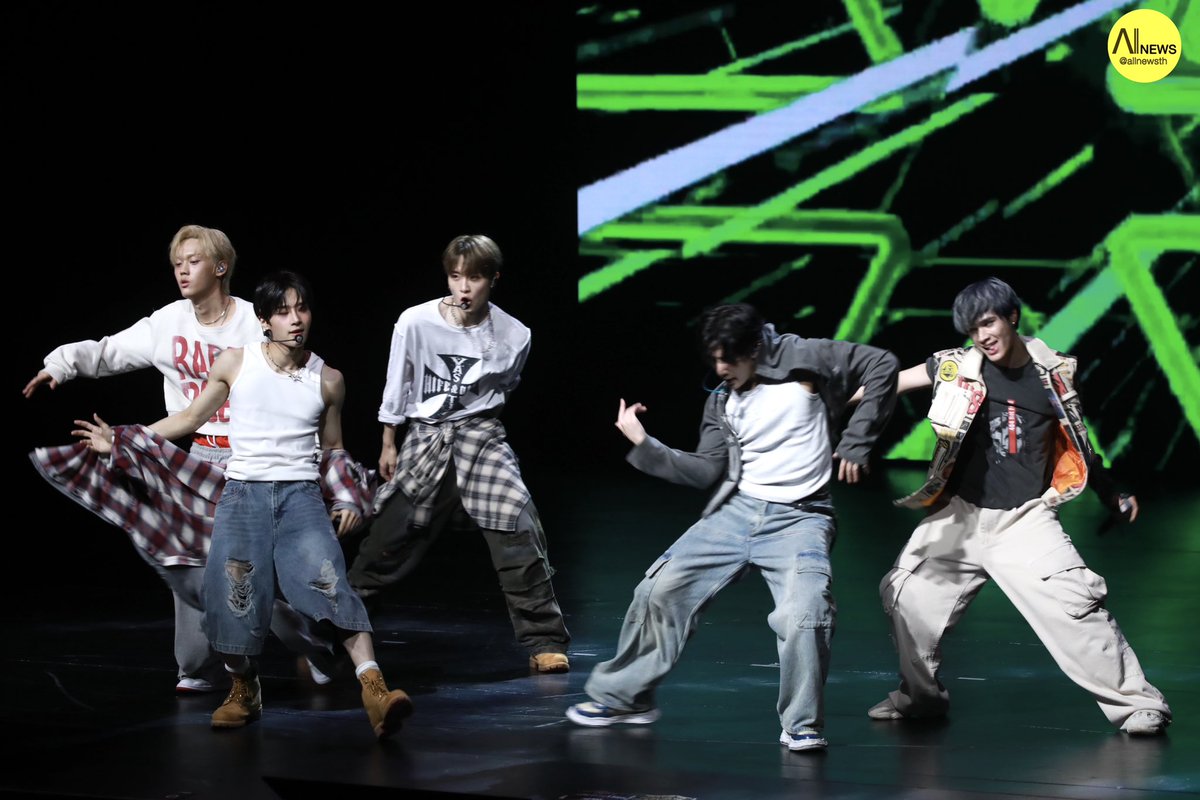 “ONE PACT” ในงาน “2025 ONE PACT HALL LIVE IN BANGKOK: Outshine the Horizon” 

#Outshine_the_Horizon_BKK
#2025_ONEPACT_FANCONCERT_INBKK
#ONEPACT  #원팩트 
#ARMADAENT #BETHESTAR 
#น้องเบสที้ #SlinkEnt