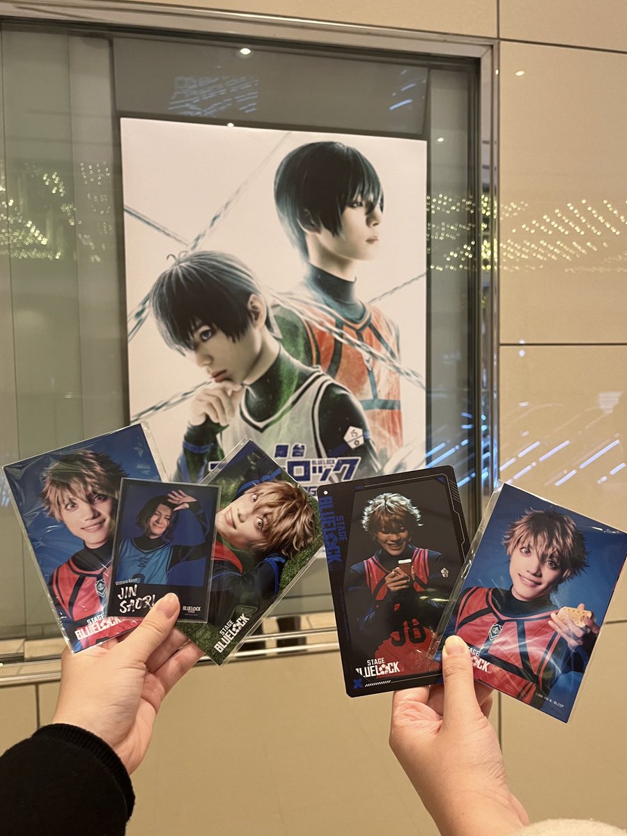 coco_mim27's tweet photo. ブルロの原作が大好きで、趣味が舞台観劇なので、ブルステ発表された時から本当に楽しみにしてて無事U-20戦まで見届けられて幸せです😭🙏
終わりメンタルで這いつくばりながら行った初演も、キャスコ該当大狂い2ndも、氷織参戦で特大笑顔で通った3rdも、大好きなU-20戦とベロ凛の4thも全部私の宝物😌 https://t.co/f4RdenmuXn