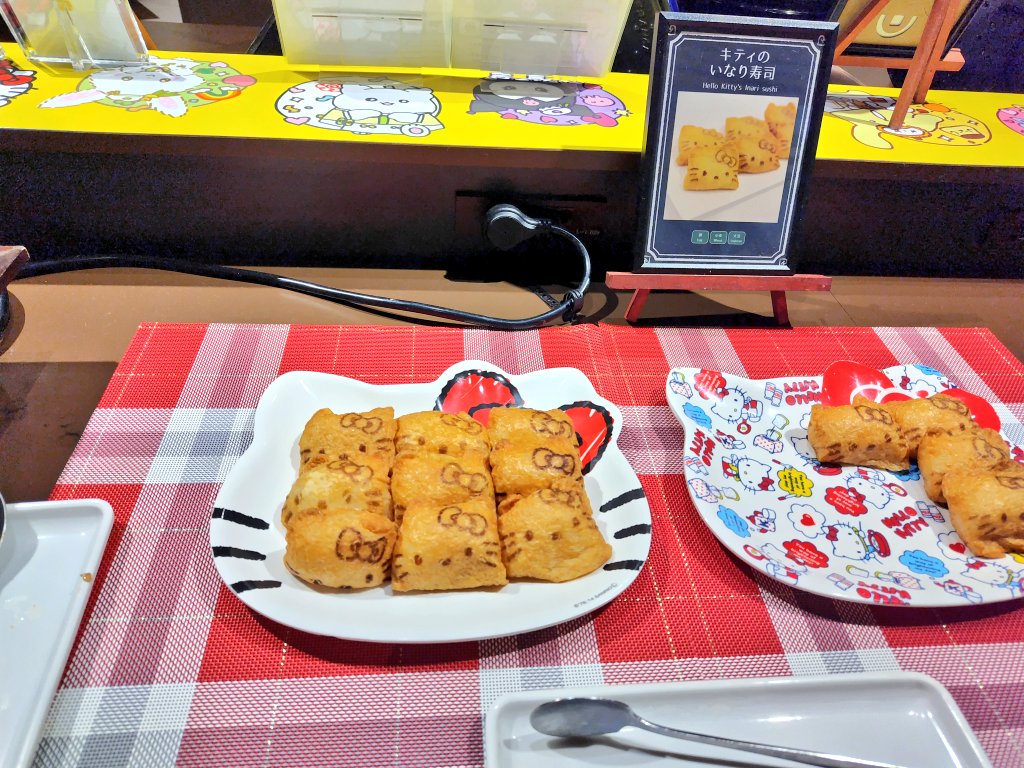 secret12queen's tweet photo. 念願だった館のレストラン行けた❤️✨ https://t.co/yximNMbw8v