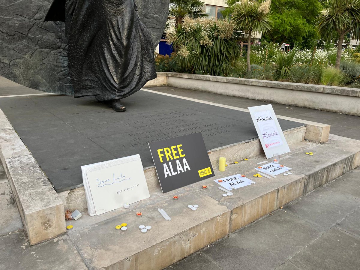 7pm last night, in the gardens of St. Thomas' Hospital, people came together in a beautiful vigil in support of Laila Soueif and her struggle to save her family.

As the sun set on the 242nd day of Dr. Laila's hunger strike, people spoke about all the things her fight had grown
