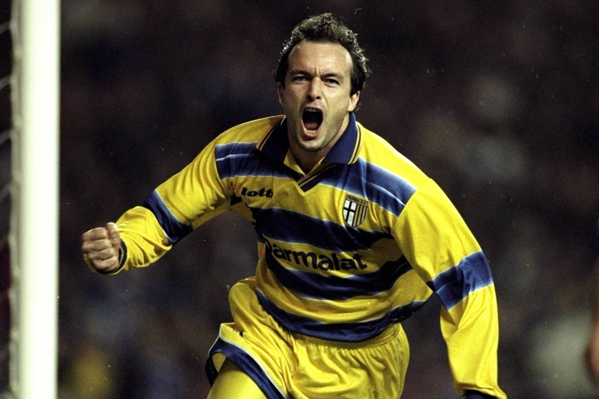 ¡Feliz cumple Abel Balbo! 🎂🇦🇷

Dueño de más de 1⃣0⃣0⃣ goles en #SerieA