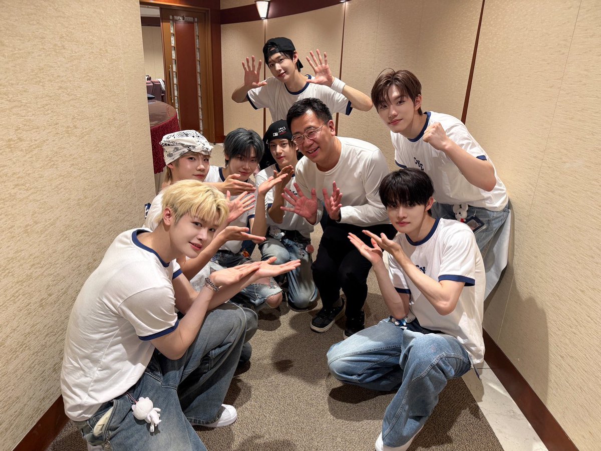今日は番組『PROJECT7』から誕生したグループCLOSE YOUR EYESの初の日本ファンミ『CLOSE YOUR EYES 2025 1ST FAN MEETING［CLOSER MOMENTS］in JAPAN 』横浜公演でMCを務めました🎤昼公演で緊張していたメンバーが夜公演では余裕も生まれ、その瞬間を楽しんでいたのが印象的でした🤓今度は大阪ですね👍