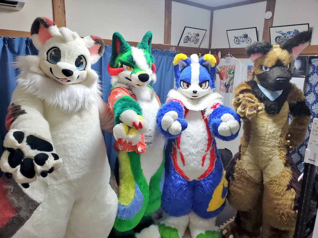 みんなで！
<a href="/hayato_GX72A/">はやと/🐻‍❄️はくじゅん</a> 
<a href="/kaki360/">ロブ</a> 
<a href="/twinkle_doggo/">Milo</a> 
<a href="/Let_us_akira/">アキラ</a>