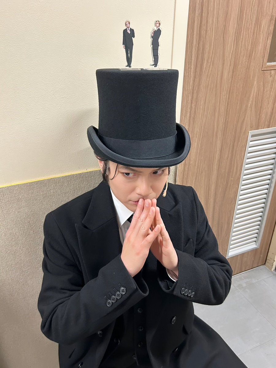 hiraryo0520's tweet image. #モリミュ
 2公演終わりました。

明日は1公演。
泥のように寝そうだ。

今日は誰かの誕生日だと推理する。