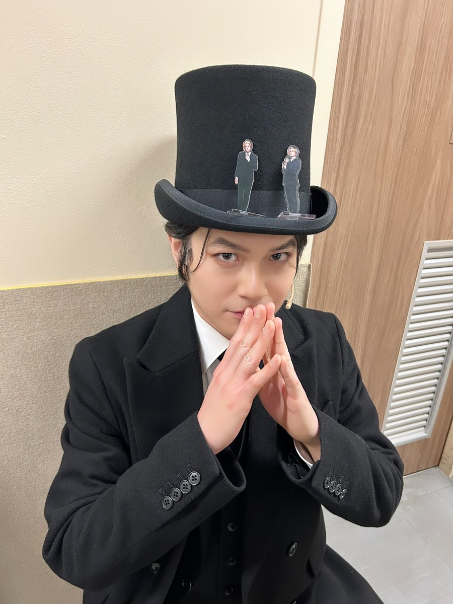 hiraryo0520's tweet image. #モリミュ
 2公演終わりました。

明日は1公演。
泥のように寝そうだ。

今日は誰かの誕生日だと推理する。