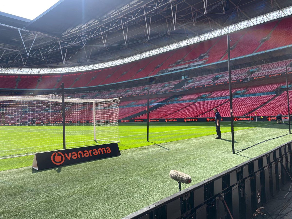 Sports___360's tweet photo. ⚽️In position @wembleystadium for today’s @TheVanaramaNL promotion final between @OfficialOAFC &amp; @SUFCRootsHall!🙌

Excited with what today brings and what is sure to be the biggest play-off final there has been in #NonLeague football!💪

#TheVanarama #EveryAngleCovered https://t.co/KLDLGCbVW5