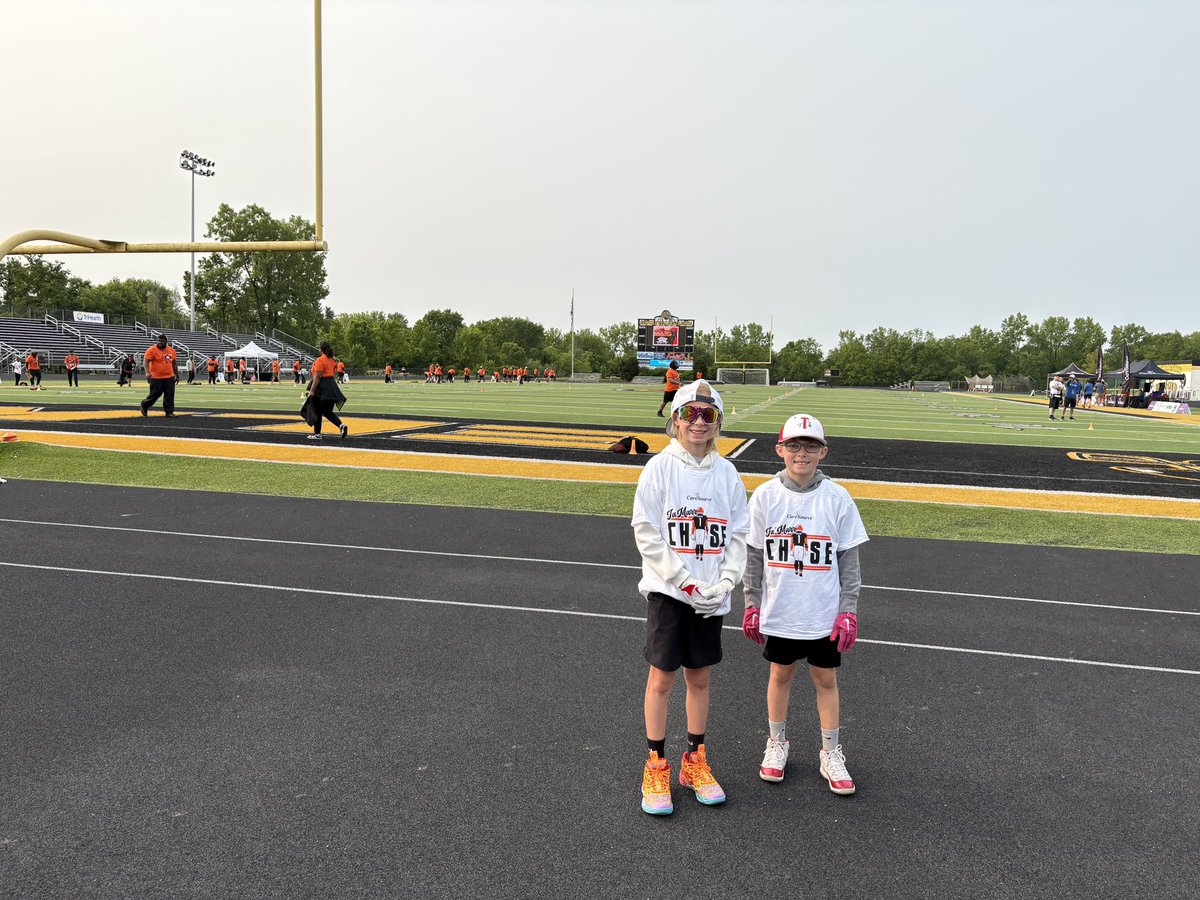 JacobWilliam_13's tweet photo. Boys are pumped for the @Real10jayy__ camp today! 💪🏼 @ProCamps @caresource https://t.co/7ZZL4cDpub