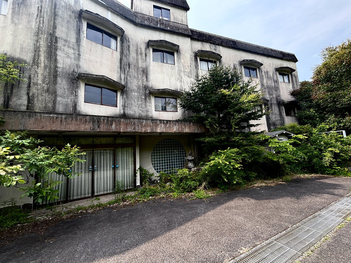 UvNdr8's tweet photo. 岡山県奥津渓には廃ホテルや旅館があり、
趣がありました。 https://t.co/9QNDw6Cr5I