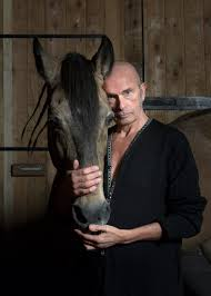 merlinpapin3's tweet photo. .@FredOL69007 On souhaite un Bon Anniversaire à #Bartabas qui a 68 ans , dresseur de chevaux et réalisateur on lui doit
Mazeppa
Chamane
Galop Arrière https://t.co/LrzXibVovJ