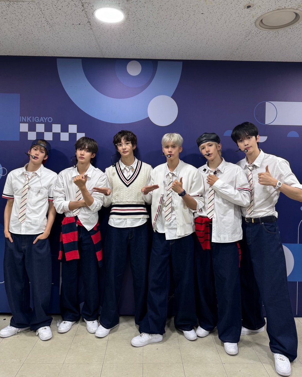 1__superstar's tweet photo. Fly up 2週間の活動お疲れ様でした🪽️🩵

長い間準備してくれて
自信があると言っていた今回のアルバム。
新しいRIIZEの姿は本当に頼もしかったな✩︎⡱

これからの長い旅も一緒に歩んでいこうね！
라이즈 브리즈 뜬다☝🏻🧡
 #플라이업_5관왕_유종의미
#FlyUp5thwin #라이즈_플라이업_어디까지올 https://t.co/1IUP4qMqig