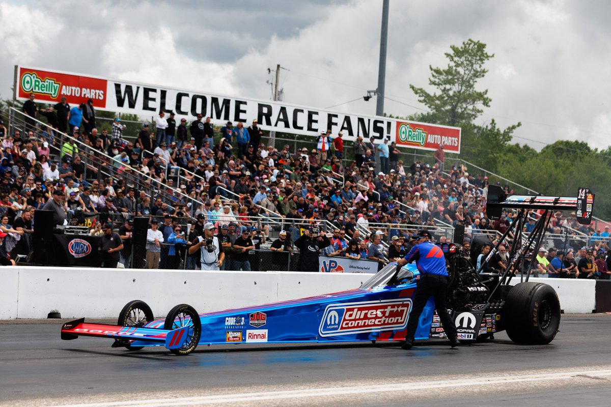 TonyStewart's tweet photo. Went toe-to-toe with @doug_kalitta22 in the @missionfoodsus #2Fast2TastyChallenge final and came up just short— but still threw down our best run of the weekend with a 3.694 ET @ 330.55 MPH. Locked into P2 for raceday. Let’s get after it. 

@TSRnitro @Dodge
@OfficialMOPAR @NHRA 

#TSRNitro #TopFuel #NHRA #Dodge #DirectConnection #Mopar #SRT #DodgeMoparMotorsports #NewEnglandNats