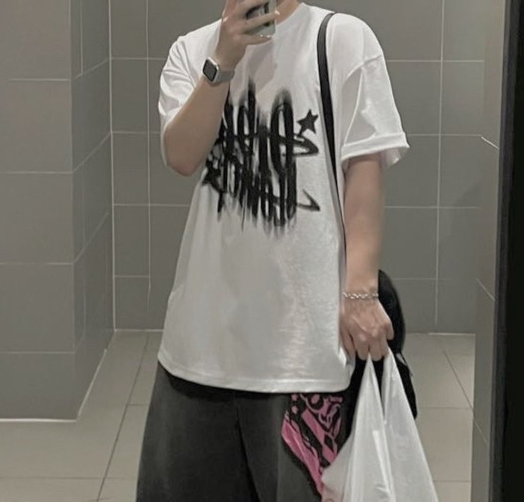 koffwhitesecond's tweet photo. SLOWACID T-SHIRT แบรนด์นี้สกรีนลายยูนิคสุดๆฟีลพ่นสี ละผ้าดีมากกก สถาพใหม่ไม่มีตำหนิ เท่มากคับ 10/10
♡ อก48 ยาว28
♡ 450 บาท ส่งฟรี
#เสื้อยืดเกาหลี #ส่งต่อเสื้อผ้า #พรีออเดอร์เกาหลี #ไอดอลใส่ #ตลาดนัดnct #ตลาดนัดENHYPEN #สเวตเตอร์เกาหลี #ตลาดนัดBUS #slowacid https://t.co/jyBmGo5XJa