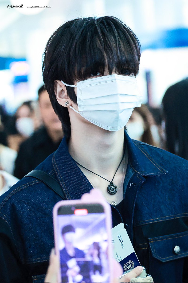 FifthSeason_hm's tweet photo. 250507 ICN✈️
BABY HAMIN🥱
#HAMIN #李河民 #SMTR25 #하민 #smtown https://t.co/LEgsuQAsmZ