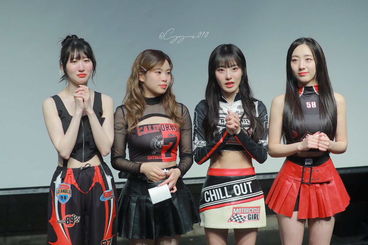 cygnus_010's tweet photo. 1주년.｡.:*☆
같이 영원히 행복하자♡

#i_mond #imond #아이몬드 https://t.co/m6AaJpjoiE