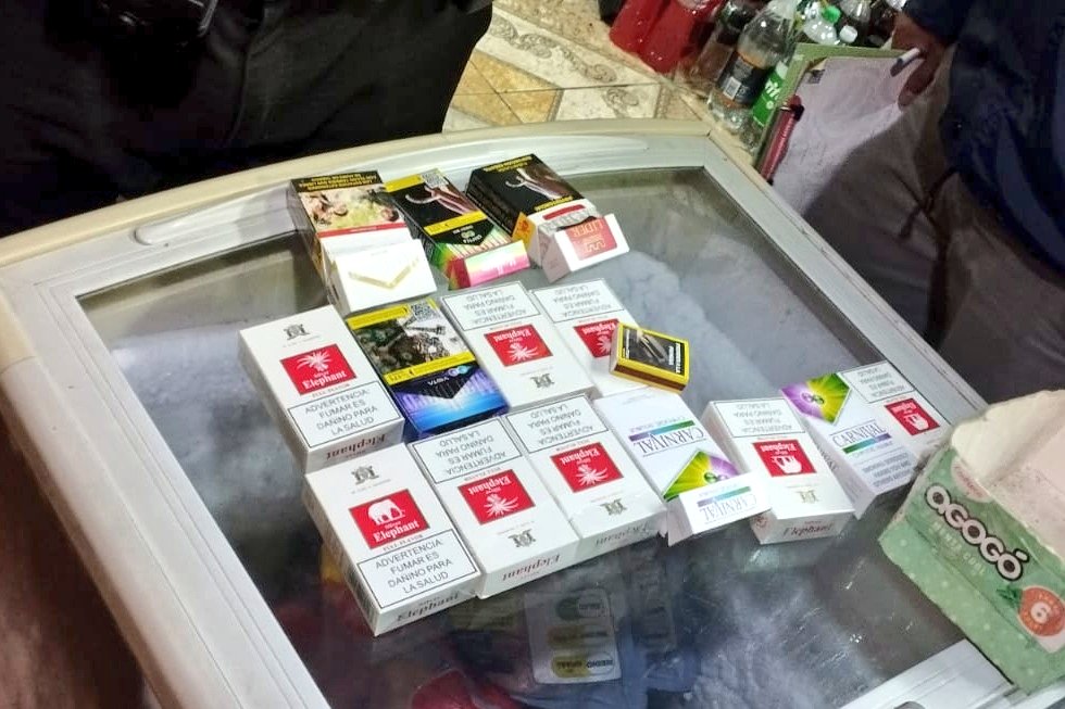 agentesdequito's tweet photo. 👮🏻♀️🚨 #OperativoDeControl | Conoce los resultados del operativo interinstitucional desarrollado esta madrugada en la Zona Calderón:
6️⃣0️⃣ Libadores desalojados
1️⃣4️⃣ Cajetillas de cigarillos de contrabando desechados
1/2 🧵 https://t.co/i0ss4nTS9J